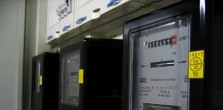 EL GOBIERNO DEBE ACOMETER LAS REFORMAS NECESARIAS PARA REGULAR LOS PRECIOS DE LOS SUMINISTROS ESENCIALES