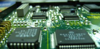 LA FALTA DE MICROCHIPS AMENAZA LA RECUPERACIÓN DE LA INDUSTRIA EUROPEA