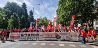 APOYO MASIVO A LA MANIFESTACIÓN EN DEFENSA DE UN PACTO DE ESTADO POR LA INDUSTRIA