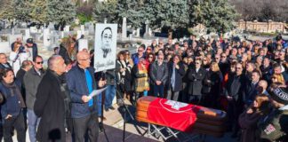 EMOTIVO ADIÓS A NICOLÁS REDONDO EN EL CEMENTERIO CIVIL DE MADRID