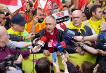 UGT PROTESTA POR LAS ALTAS CIFRAS DE SINIESTRALIDAD LABORAL EN UNA CONCENTRACIÓN FRENTE A LA SEDE DE LA CEOE EN MADRID