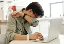 ELS MITES DE L’ABSENTISME: DESMUNTEM EL FALS RELAT QUE CULPABILITZA LES PERSONES TREBALLADORES